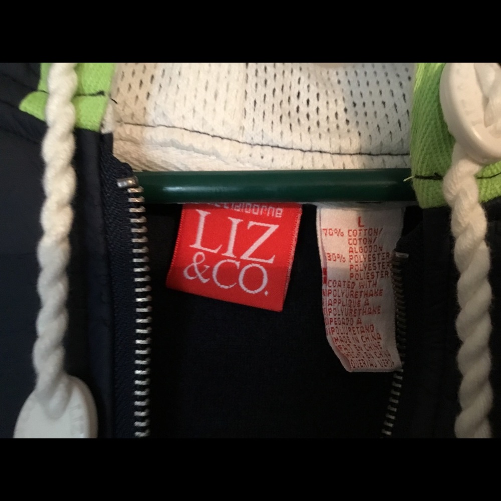 Vest - Picture 2 of 3
